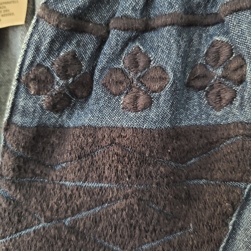 ne Quittezpas Denim Long Sleeve Boho Top Size Small with Tassels - Picture 4 of 9